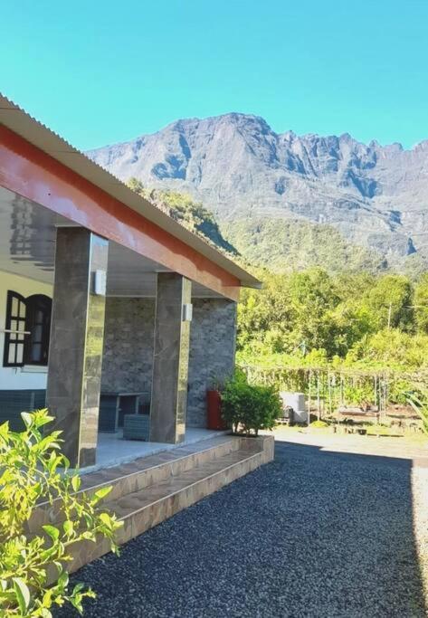 Charmante Maison Au Coeur Des 3 Montagnes Salazie Dış mekan fotoğraf
